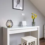 Elegant 5 Minutes From Wawel Castle Διαμέρισμα Krasków